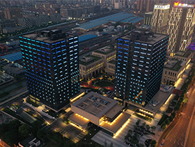 塑造空间、化繁为简 | 伟德BETVlCTOR1946大功率洗墙灯打造上海市北高新园区新夜景